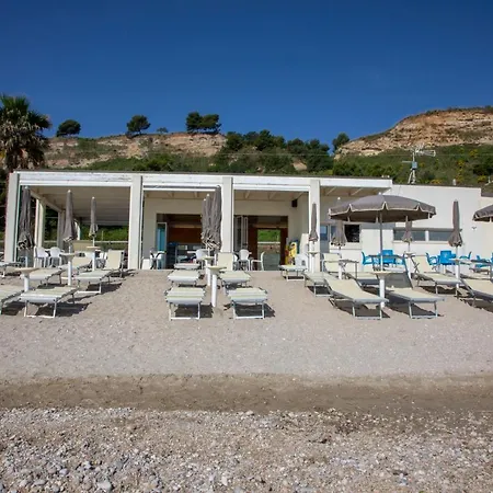 Centro Vacanze Mirage 4*