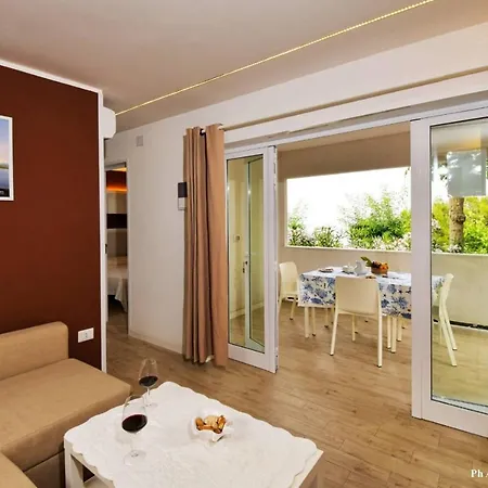 Centro Vacanze Mirage ホテル 4*